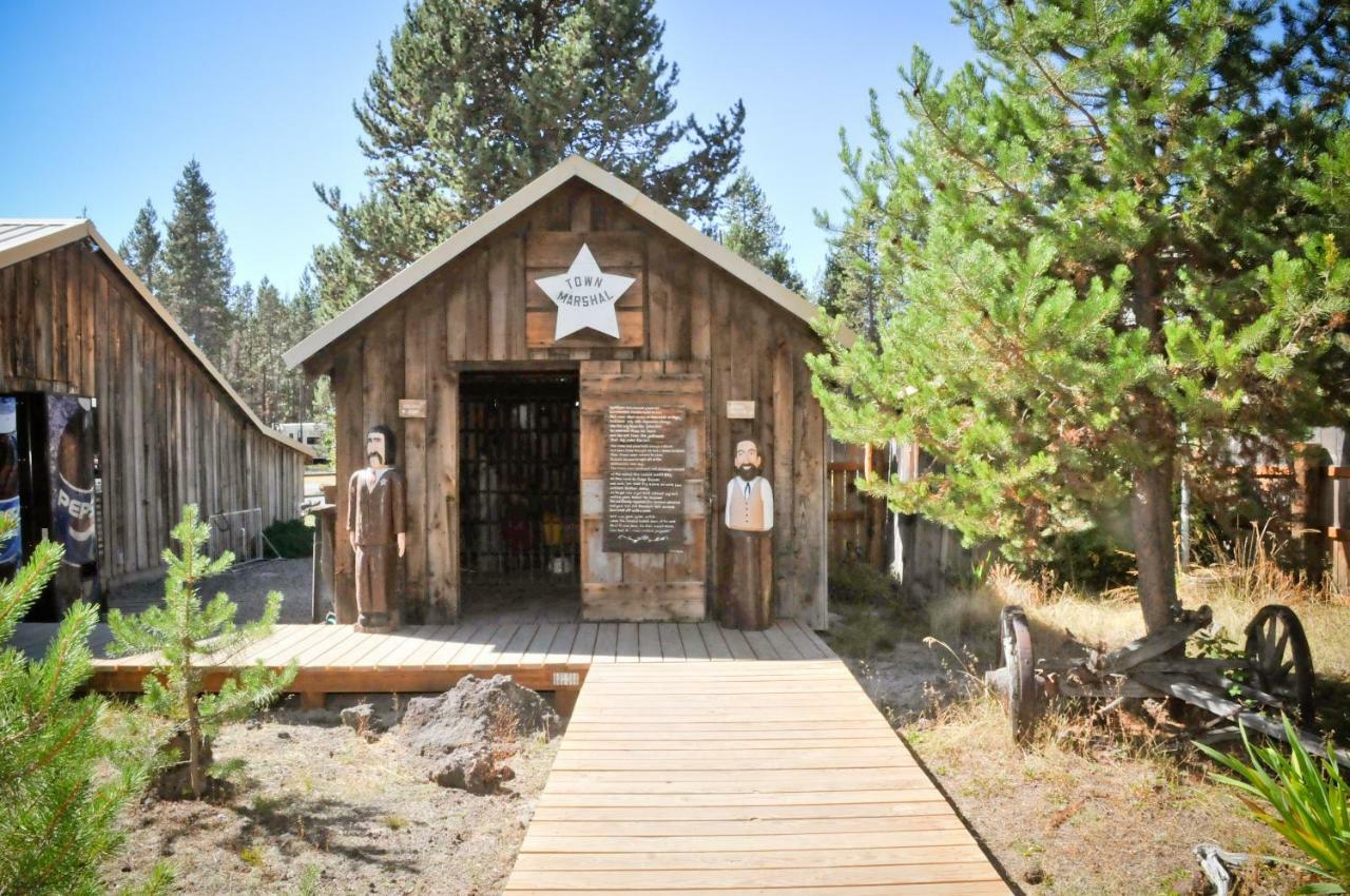 Bend-Sunriver Camping Resort Wheelchair Accessible Yurt 13 外观 照片