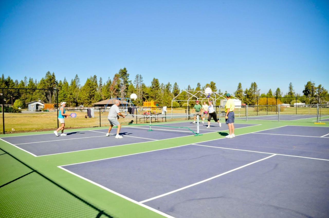 Bend-Sunriver Camping Resort Wheelchair Accessible Yurt 13 外观 照片