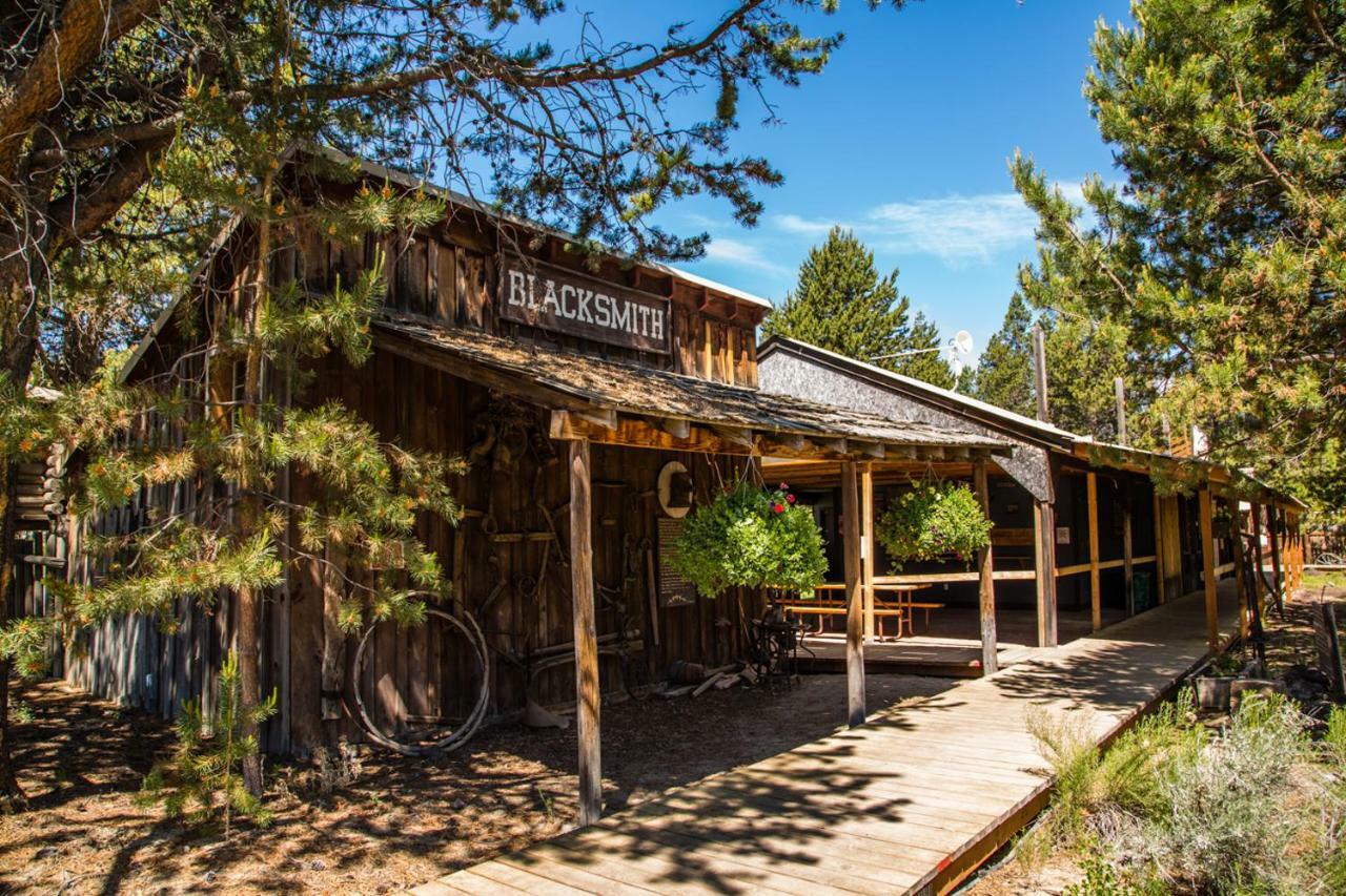 Bend-Sunriver Camping Resort Wheelchair Accessible Yurt 13 外观 照片