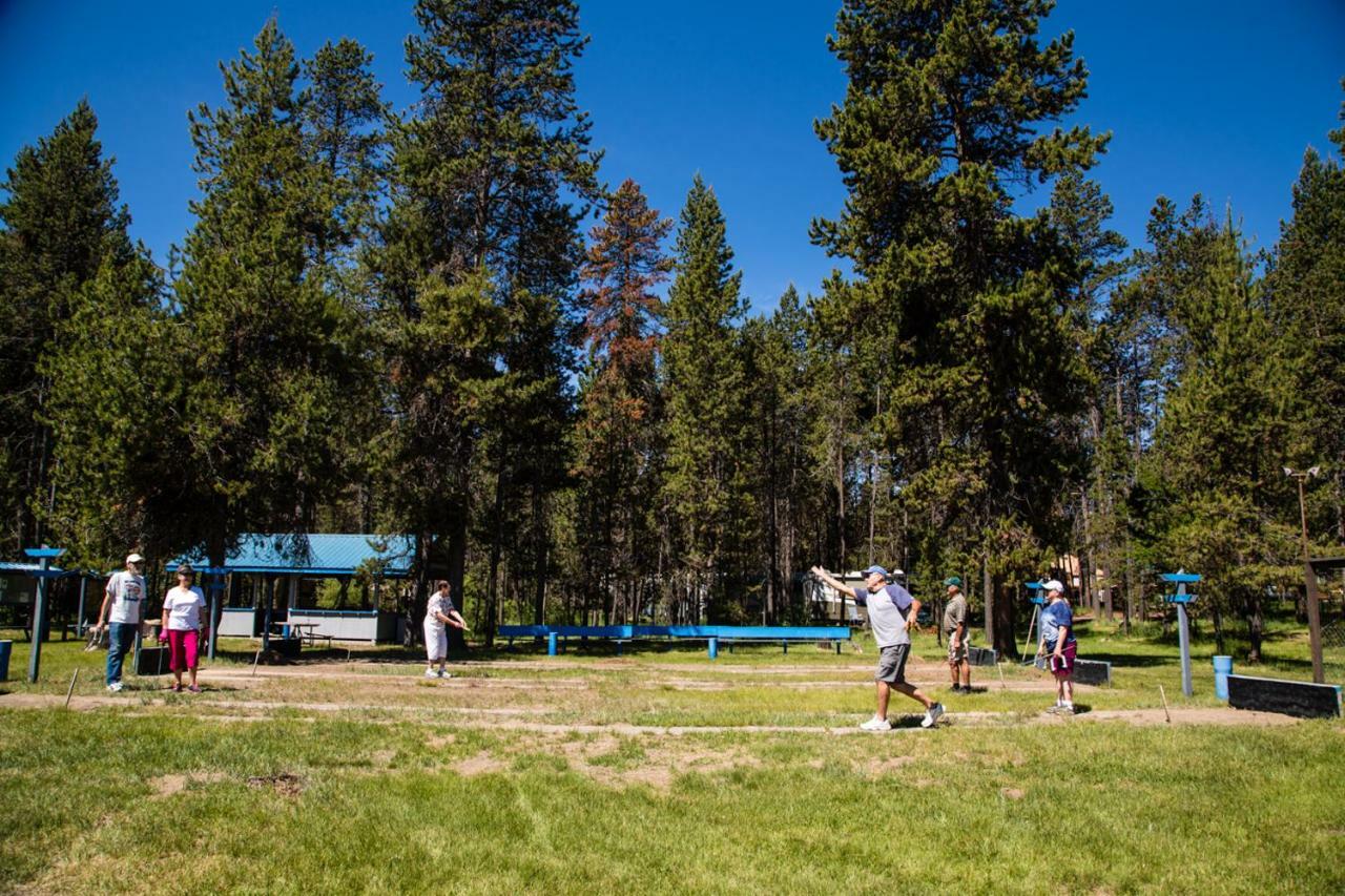 Bend-Sunriver Camping Resort Wheelchair Accessible Yurt 13 外观 照片
