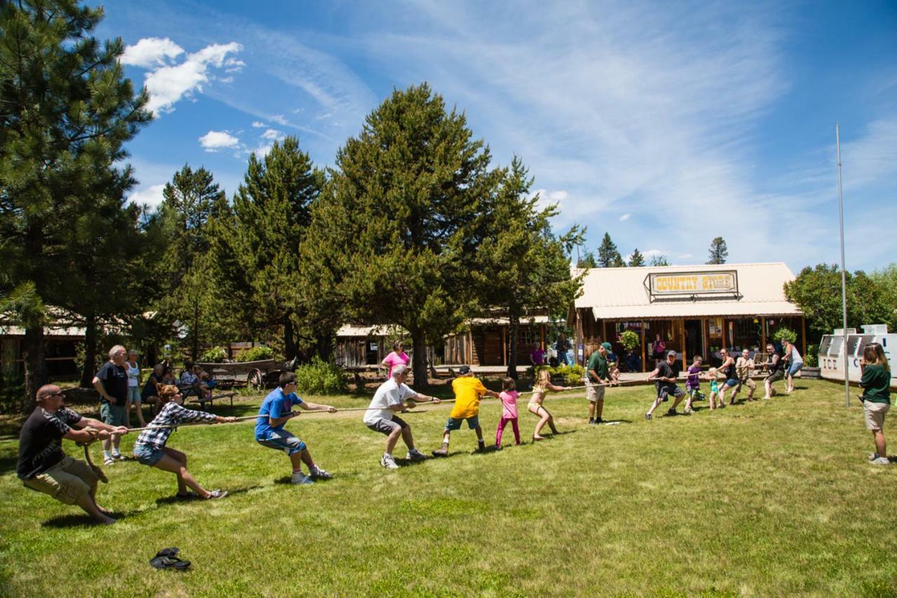 Bend-Sunriver Camping Resort Wheelchair Accessible Yurt 13 外观 照片